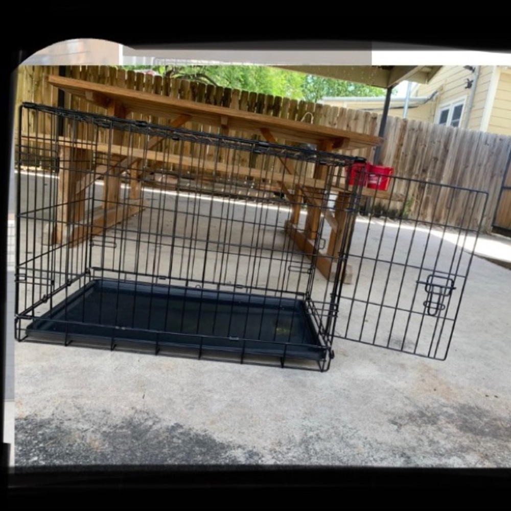 (Medium)     You & Me 1-Door Folding Dog kennel:30" L x 19.1" W x 21.5" H.